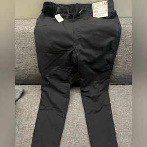 Uniqlo Men’s Heattech warm lined pants - size small. New with tags, never worn.
